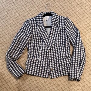 Sleek Women's Black and White Blazer